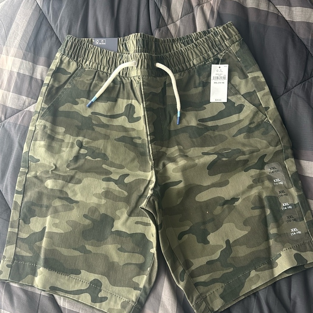 Camouflage print shorts